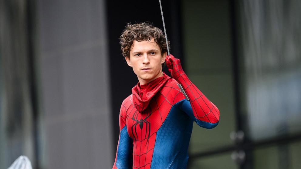 Tom Holland sofre concussão durante filmagens de Homem-Aranha